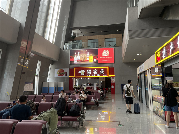 簡析高鐵站燈箱廣告特點